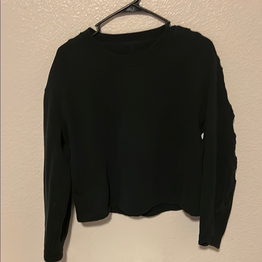 Lulu Lemon Women's Black Top-size 8